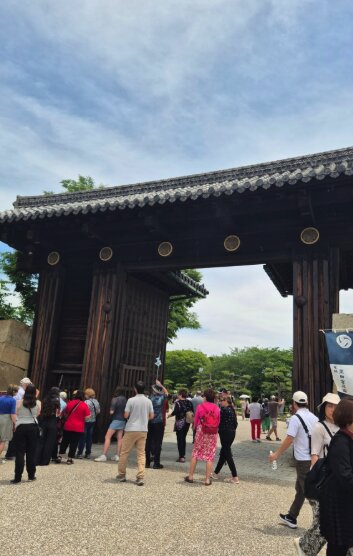 Himeji Private Guided Tour with Castle and Temple Visit